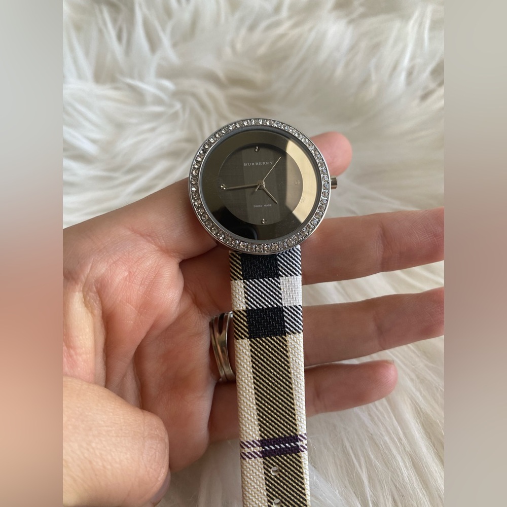 ✨Burberry rare diamond watch ✨genuine leather - Picture 3 of 9